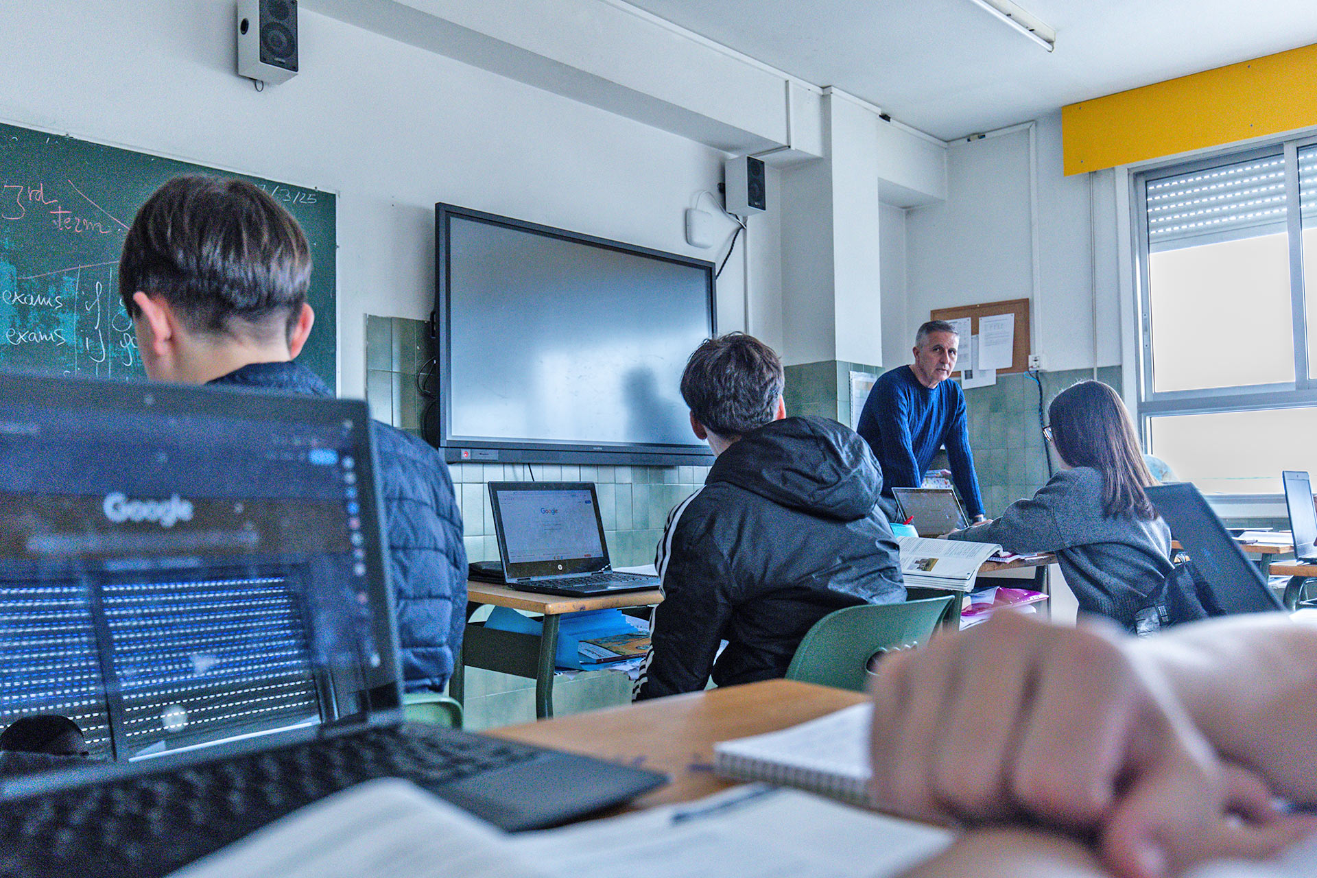 Aula de Informática de ESO Alumnos de ESO trabajando en el aula de informática del Colegio Divino Salvador.