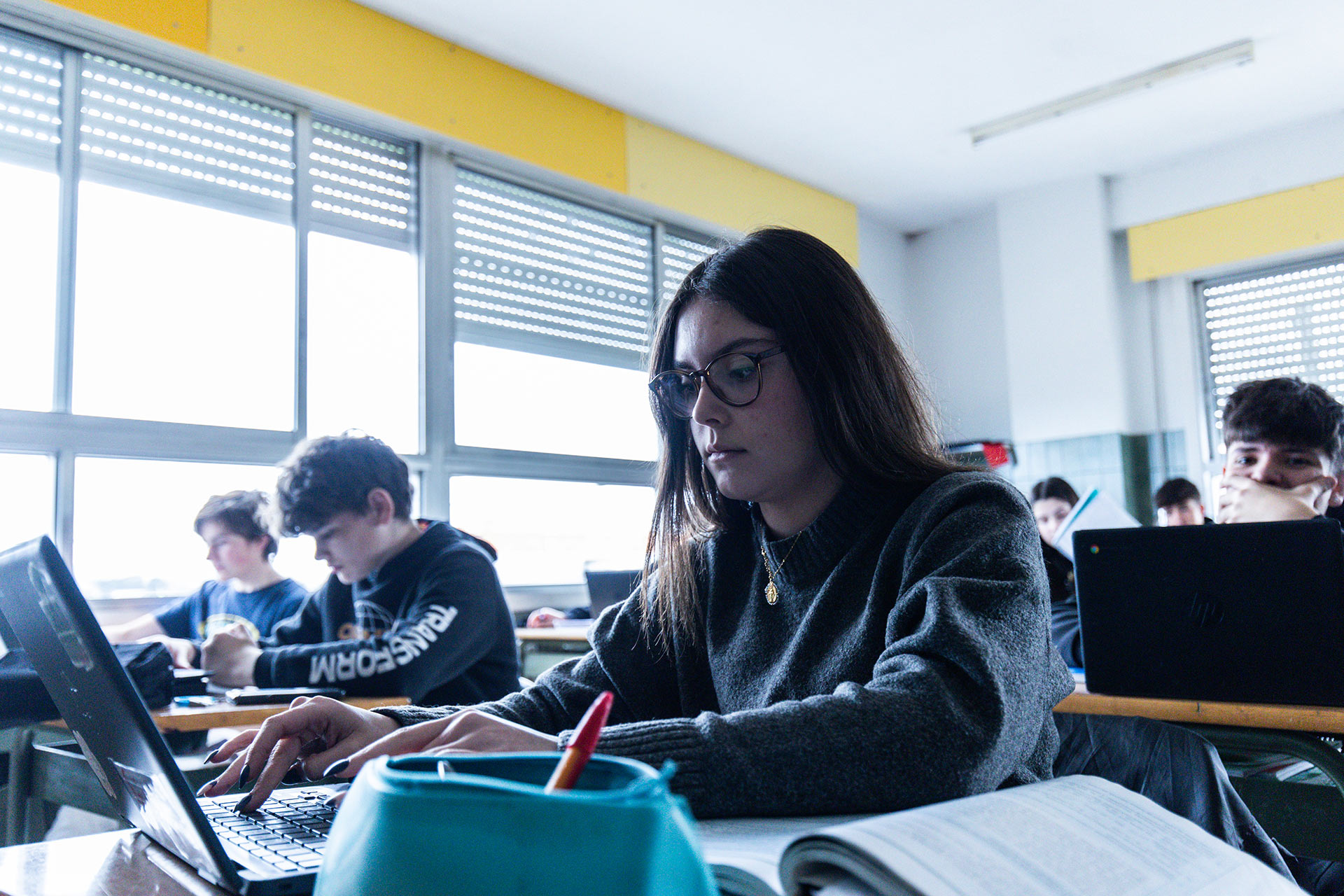 Aula de Informática de ESO Alumnos de ESO trabajando en el aula de informática del Colegio Divino Salvador.